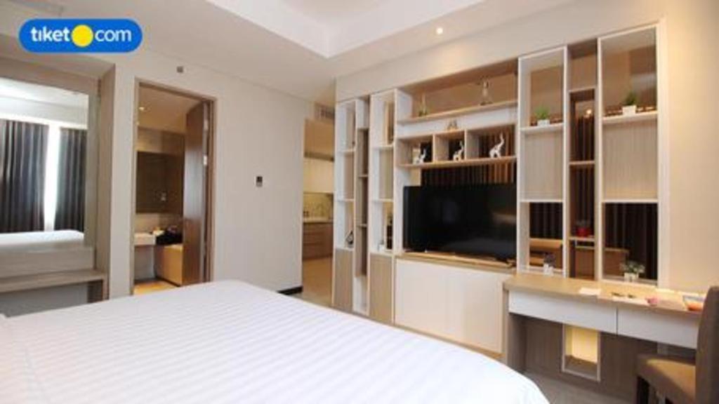 Hotel Dafam Pacific Caesar Surabaya Exterior foto